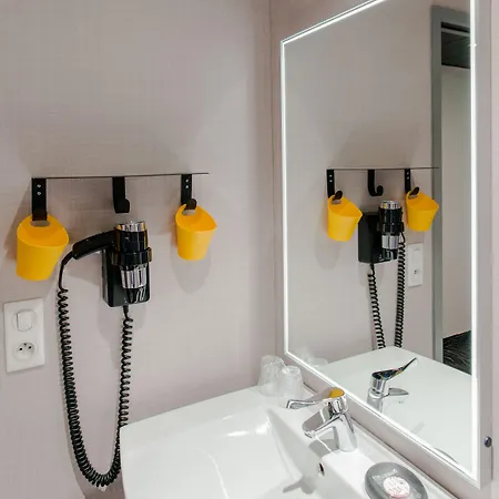Cit'hotel Stim'otel 3* אז'ן