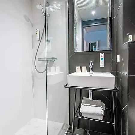 Cit'hotel Stim'otel מלון