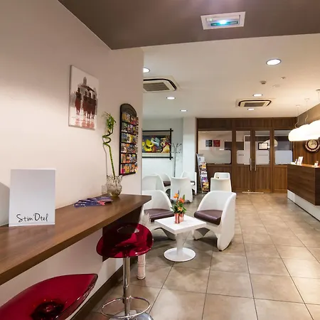 Cit'hotel Stim'otel 아쟁