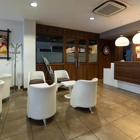 Cit'hotel Stim'otel מלון 3*